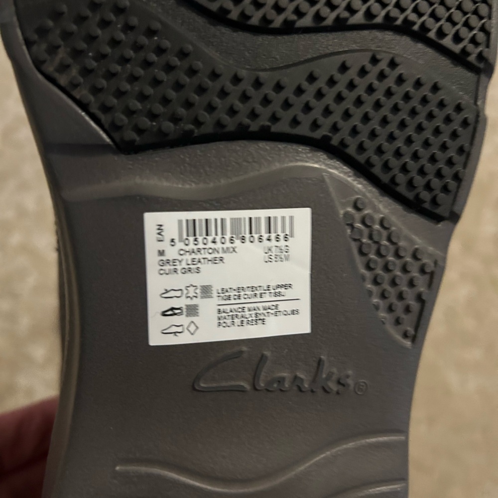 NWT. Men’s 8.5 gray tie up shoes. Clark’s. Never worn. $125.00 original cost - Picture 9 of 9